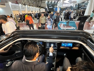 گروه ماموت برای نمایشگاه خودرو اصفهان ۱۴۰۴ حاضری زد